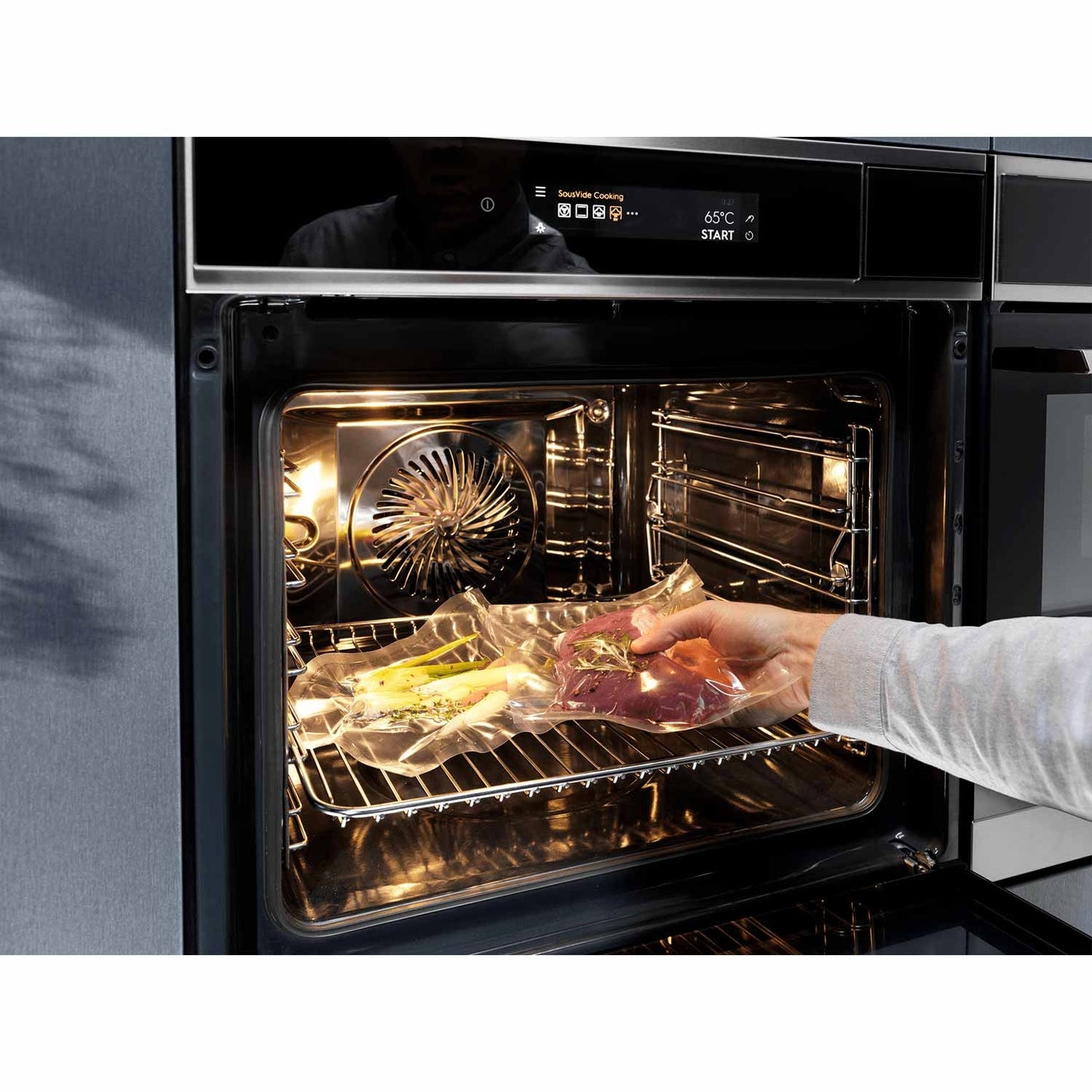 70L built-in single oven - KOAAS31X ( UltimateTaste 900 )